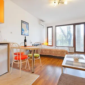Apartament Студио Ларина, Burgas